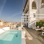 Isg Apartments Modern Atticpool At The Cathedralfree Parking