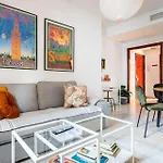 Piso Con Patio Privado Y Parking Nervion Sevilla