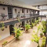 Apto En Historico Patio Andaluz