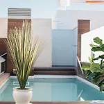 Byron Suites