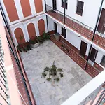 Muy Centrico Apto. En Tipico Patio Sevillano