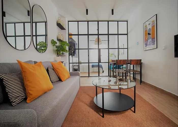 Pelicano Seville Apartments