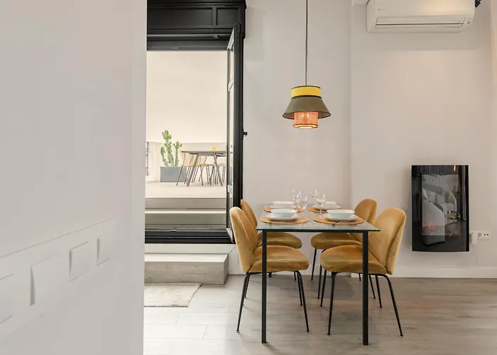 Isg Apartments Modern Atticpool At The Cathedralfree Parking