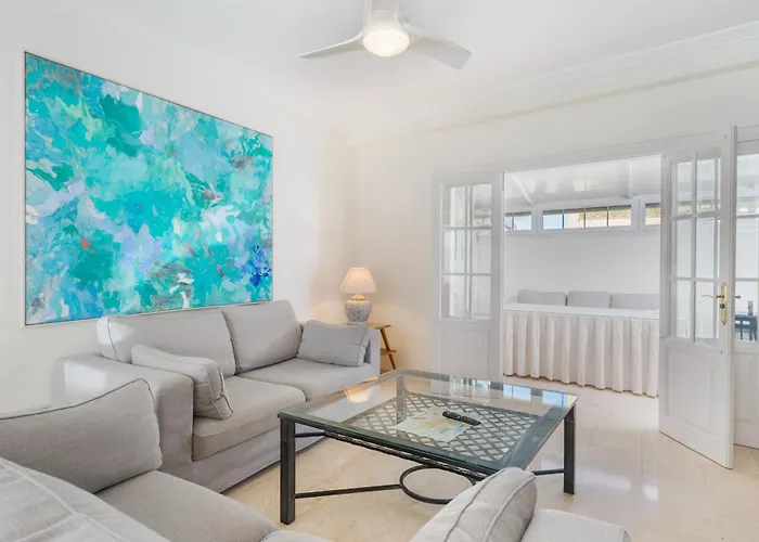 Wide With Terrace & Parking- 3Bd 2Bth- Alfalfa