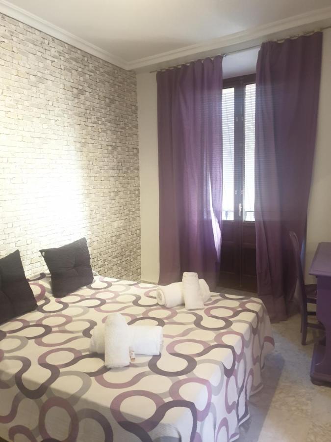 Dona Lola Corner Apartment