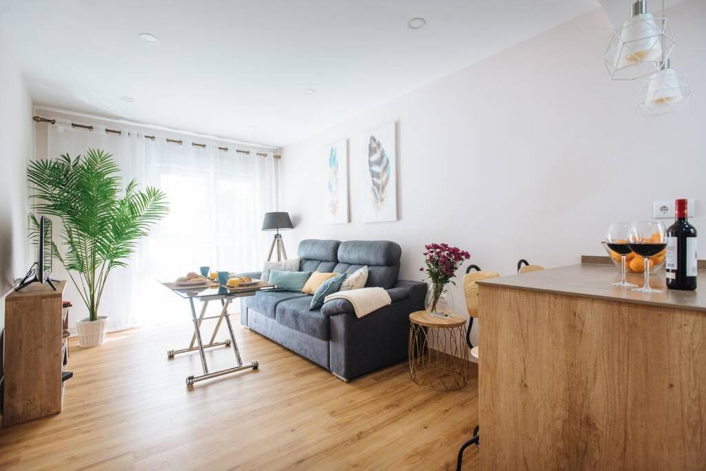 Hostly Sol 2bdr Flat With Patio In Center Apartment Seville