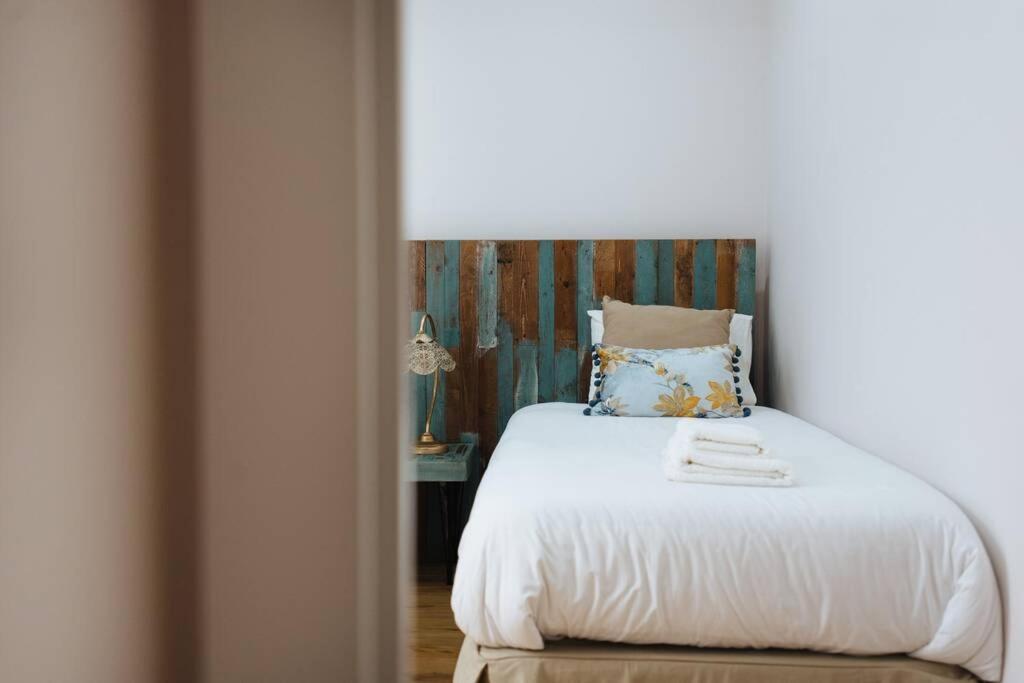 Hostly Sol 2bdr Flat With Patio In Center Apartment Seville