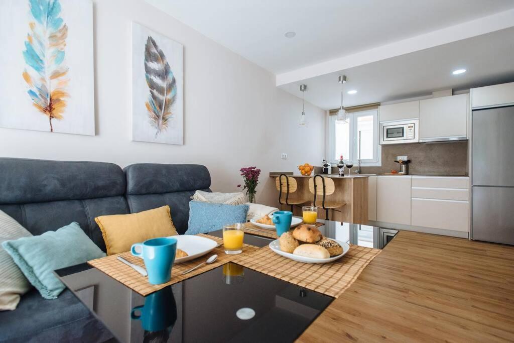 Apartment Hostly Sol 2bdr Flat With Patio In Center