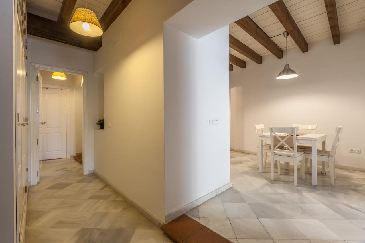 Luminoso 2 Br Apartment, 300 Metros De Catedral * Sevilla