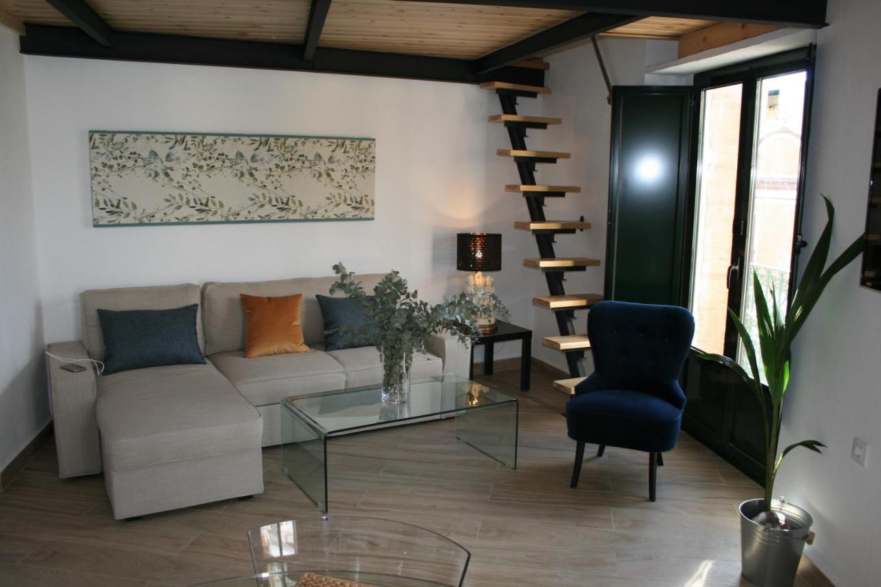 Casa Mora Triana