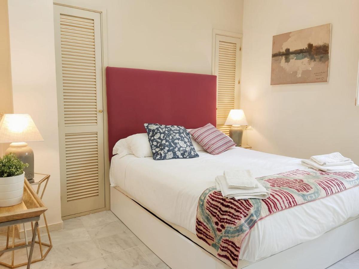 Apartment Homeyseville-bright At Santa Cruz 4 Pax, Parking Optional Seville