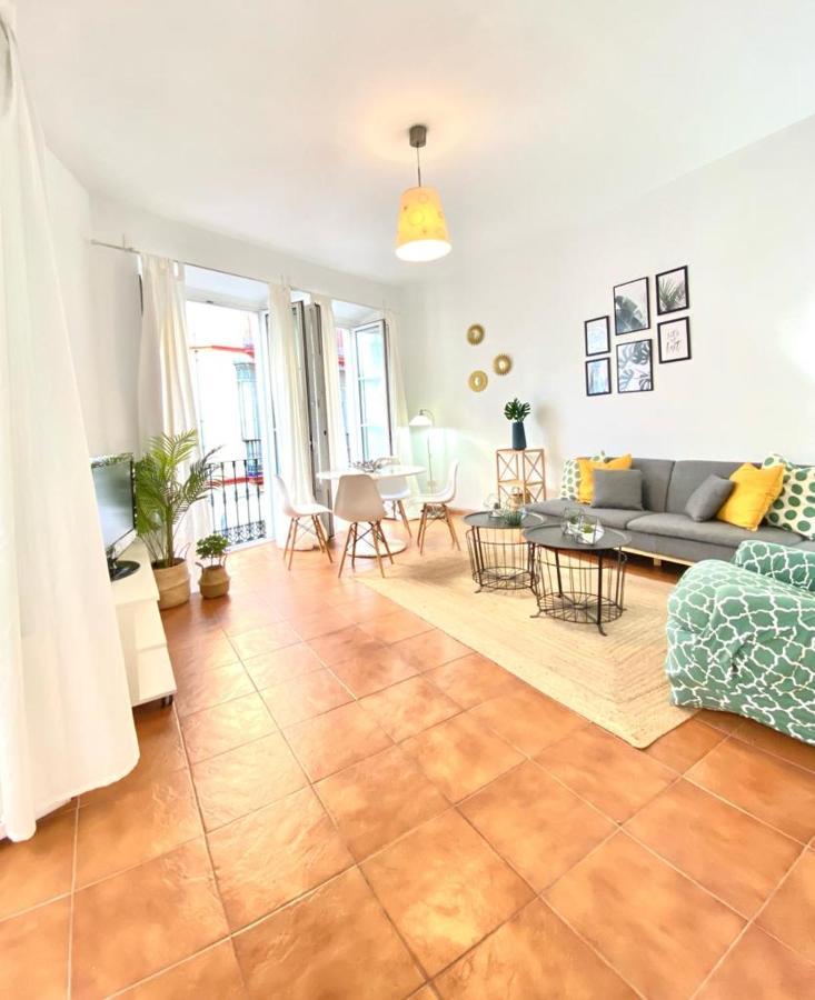 Superb In Downtown Of ,parking Optional, !! Apartment *