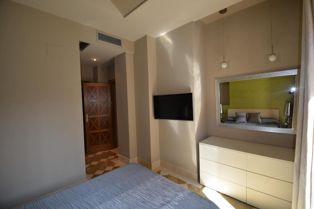 Apartamento Luxury With Views To Alcazar, Cathedral And Giralda. *