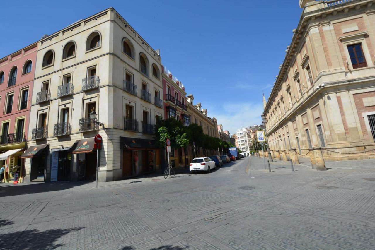 Luxury With Views To Alcazar, Cathedral And Giralda. *
