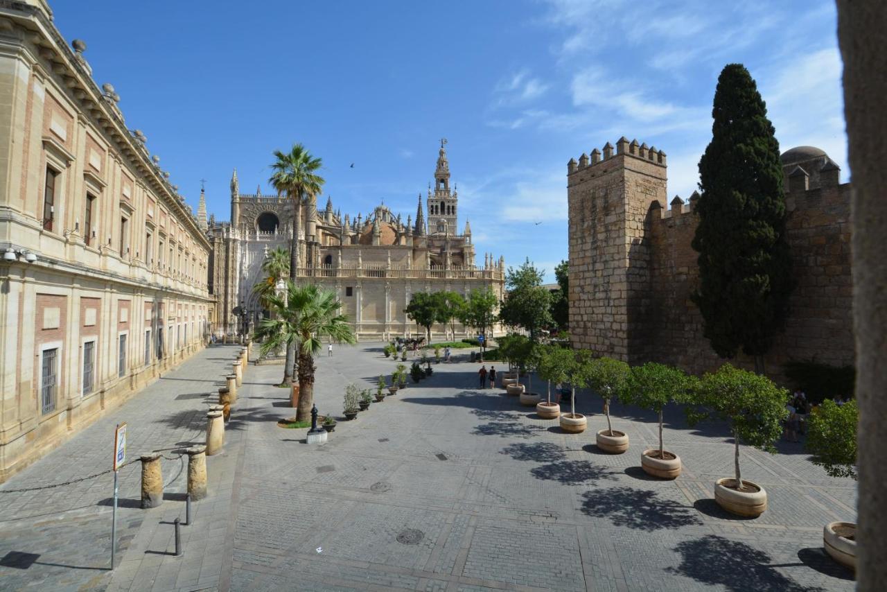 Luxury With Views To Alcazar, Cathedral And Giralda.
