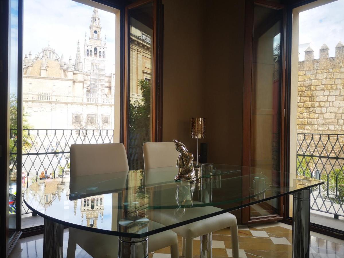 Luxury With Views To Alcazar, Cathedral And Giralda.