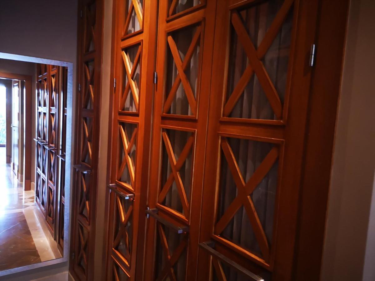 Apartamento Luxury With Views To Alcazar, Cathedral And Giralda. *