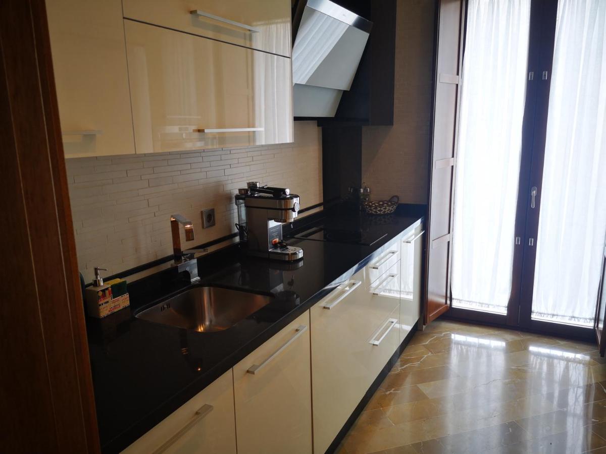 Apartamento Luxury With Views To Alcazar, Cathedral And Giralda. *