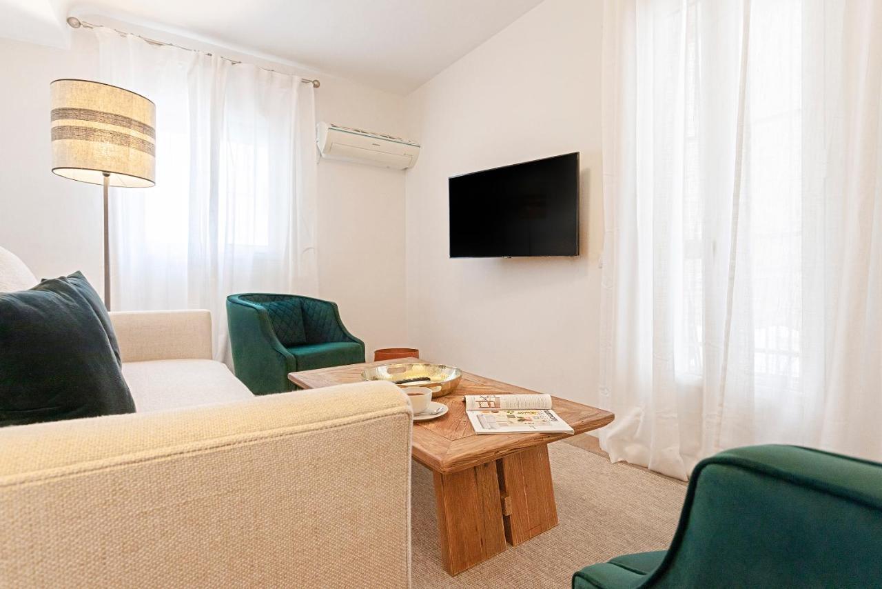 Genteel Velarde Apartment Seville