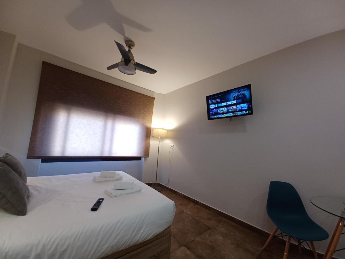Acogedor Junto A Calle Betis, Triana-los Remedios