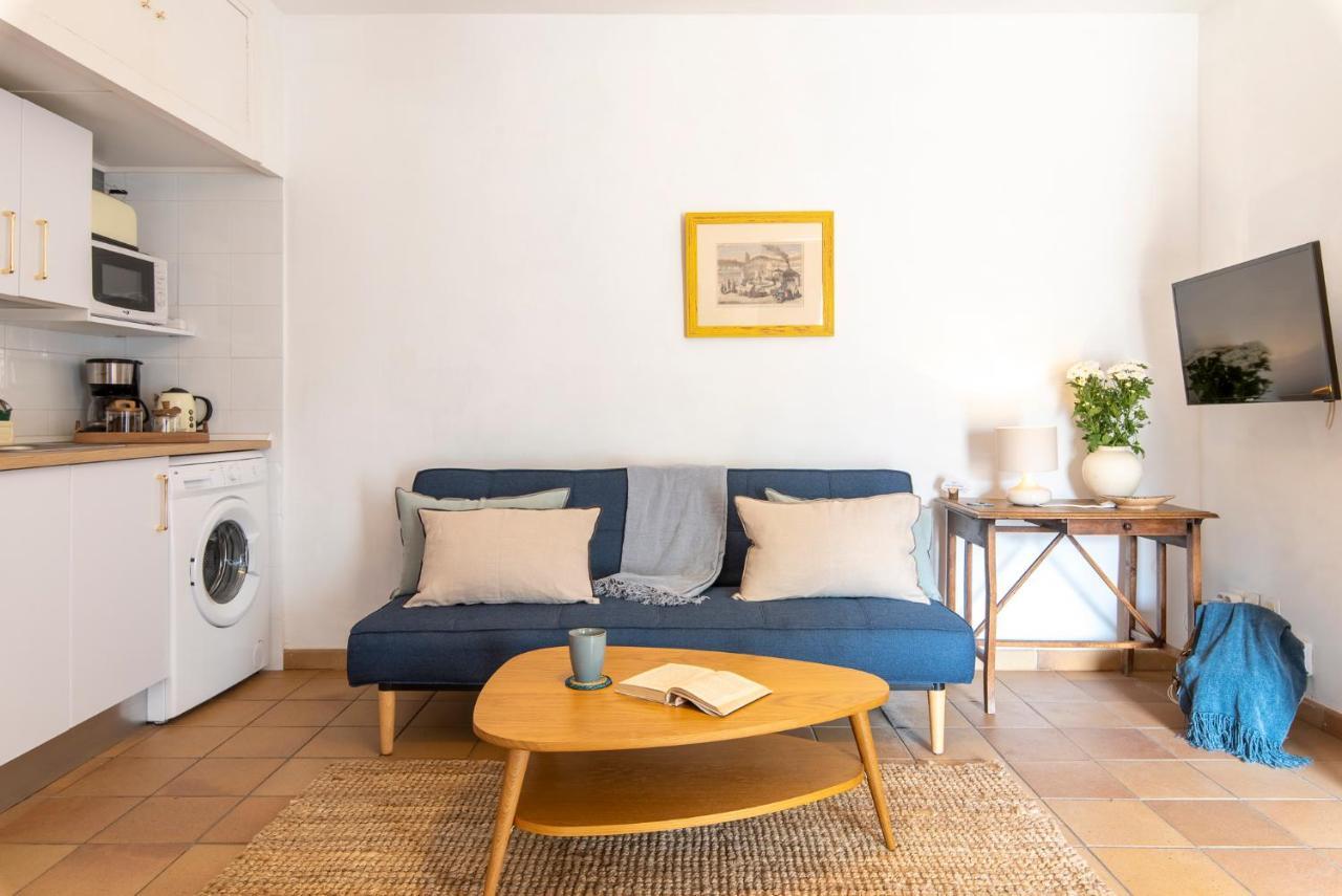 Andalusian Courtyard Apartment Seville