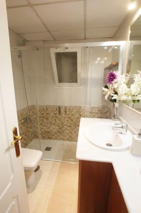 Clasica: Amigos Y Familia. Parking Gratis! Apartment Seville