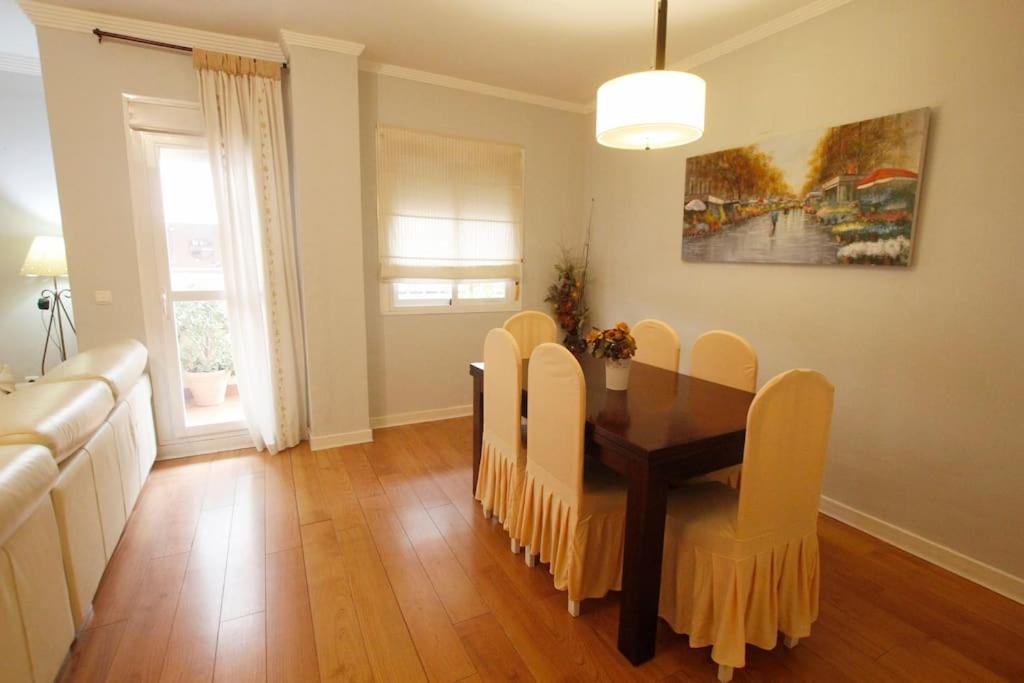 Apartment Clasica: Amigos Y Familia. Parking Gratis! Seville