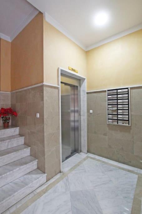 Apartment Clasica: Amigos Y Familia. Parking Gratis! Seville