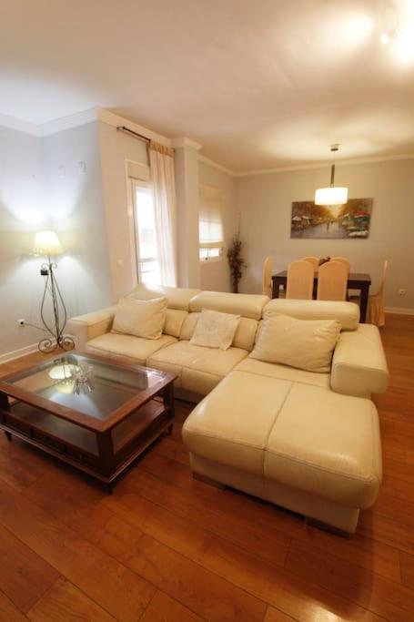 Apartment Clasica: Amigos Y Familia. Parking Gratis!