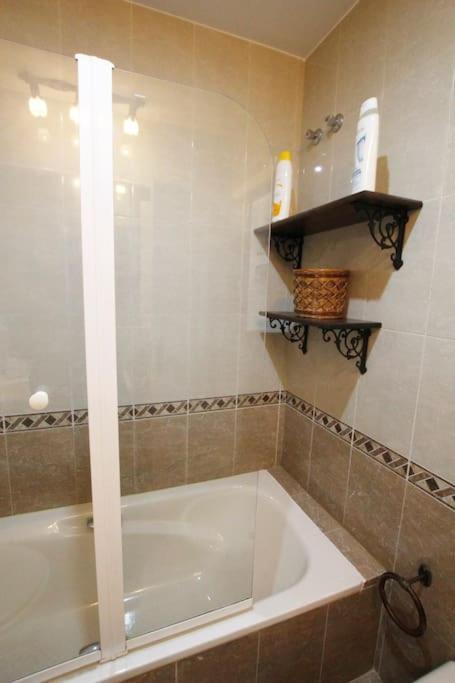 Clasica: Amigos Y Familia. Parking Gratis! Apartment Seville