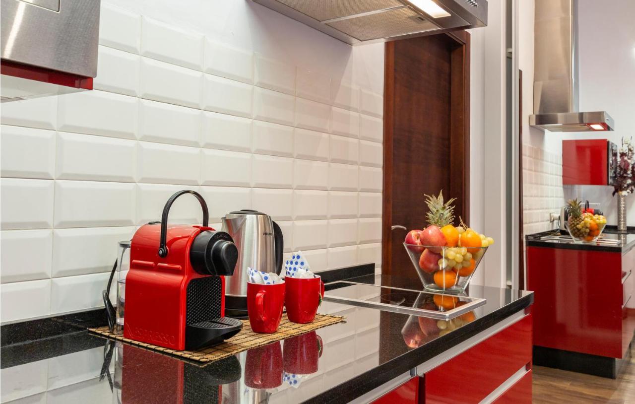 Amazing In With Kitchen Apartment