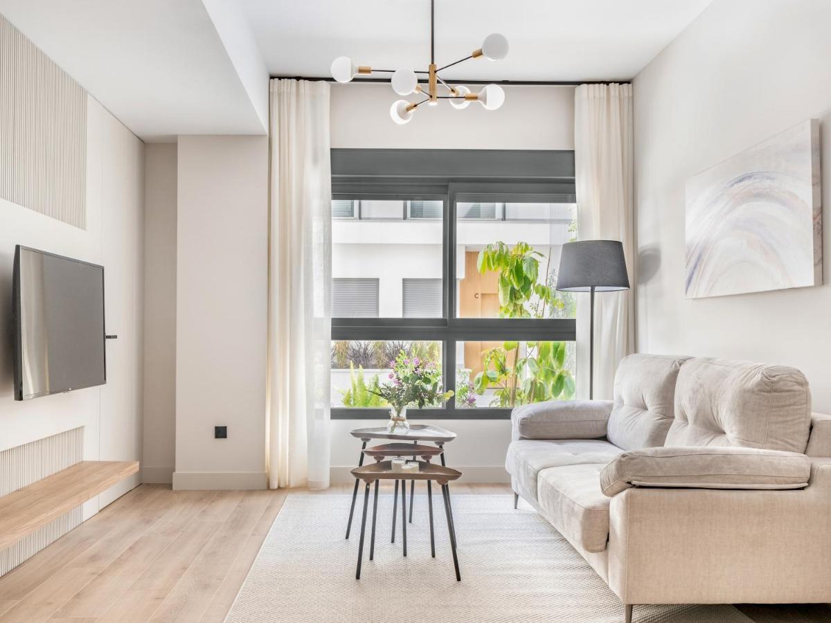 Apartment Modern With Swimming Pool- 2bd 2bth- Triana Seville
