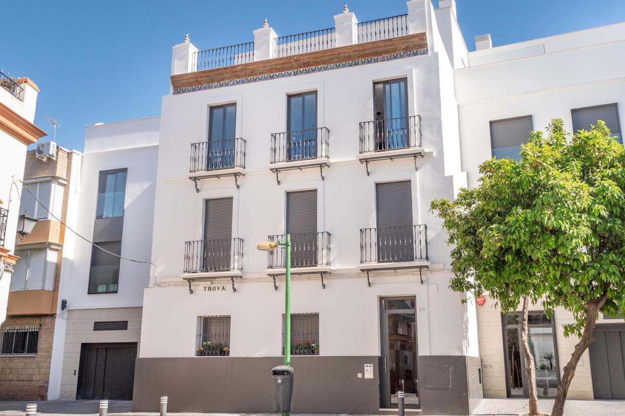 Modern With Swimming Pool- 2bd 2bth- Triana