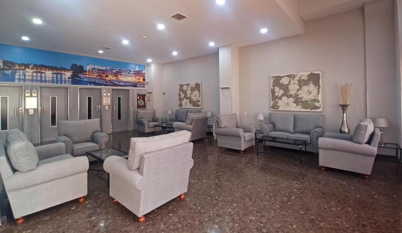 Acogedor Junto A Calle Betis, Triana-los Remedios *