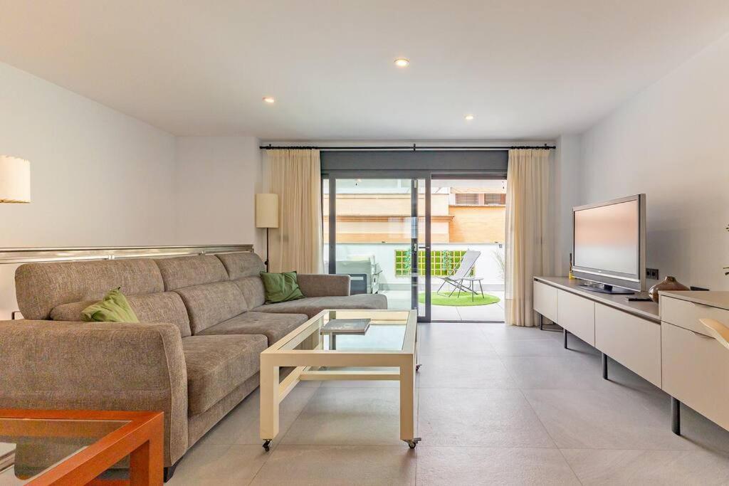 Bajeles Center Deluxe Seville