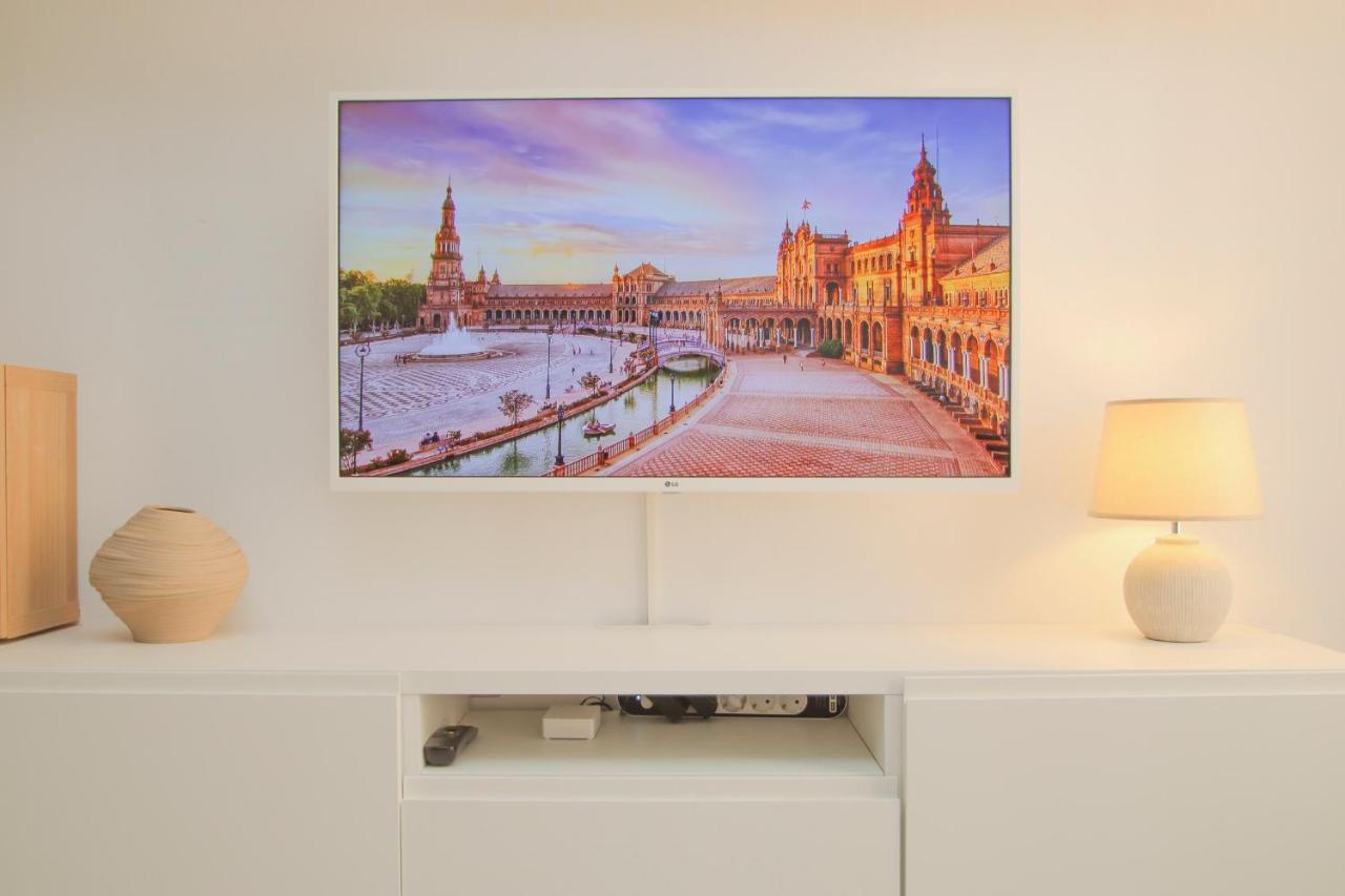 Modern - Luxe Queen Bed - Walk To Isla Magica Apartment *