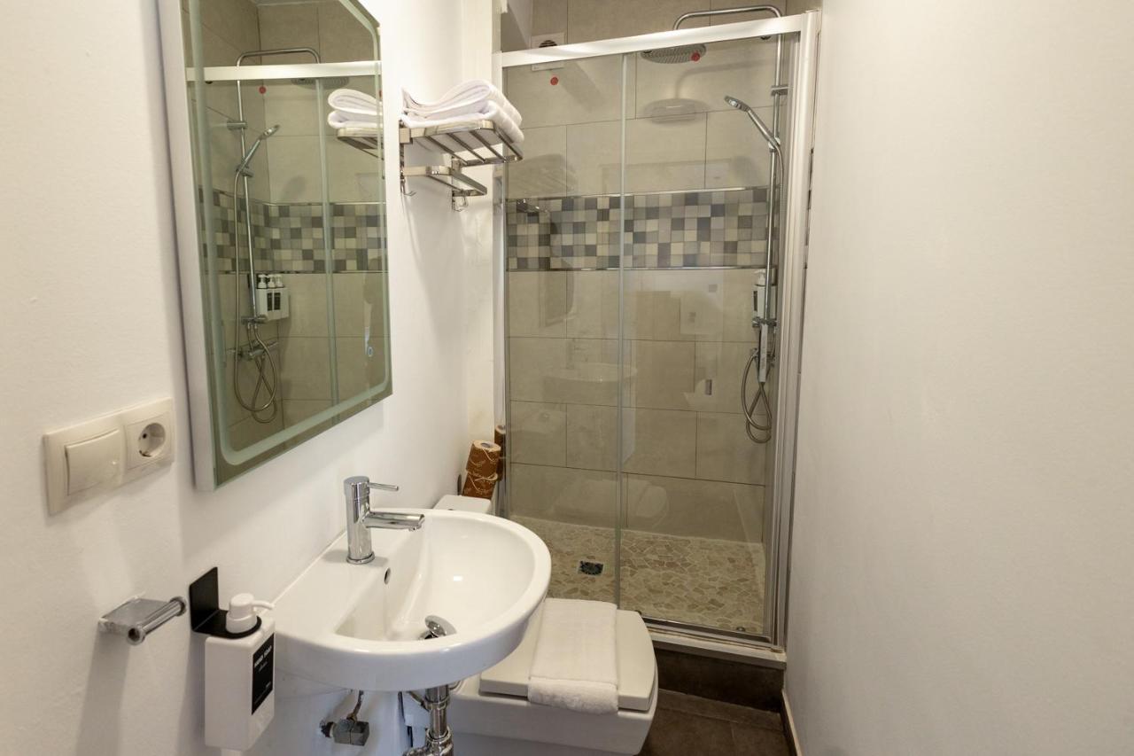 Guest house The Clover Seville