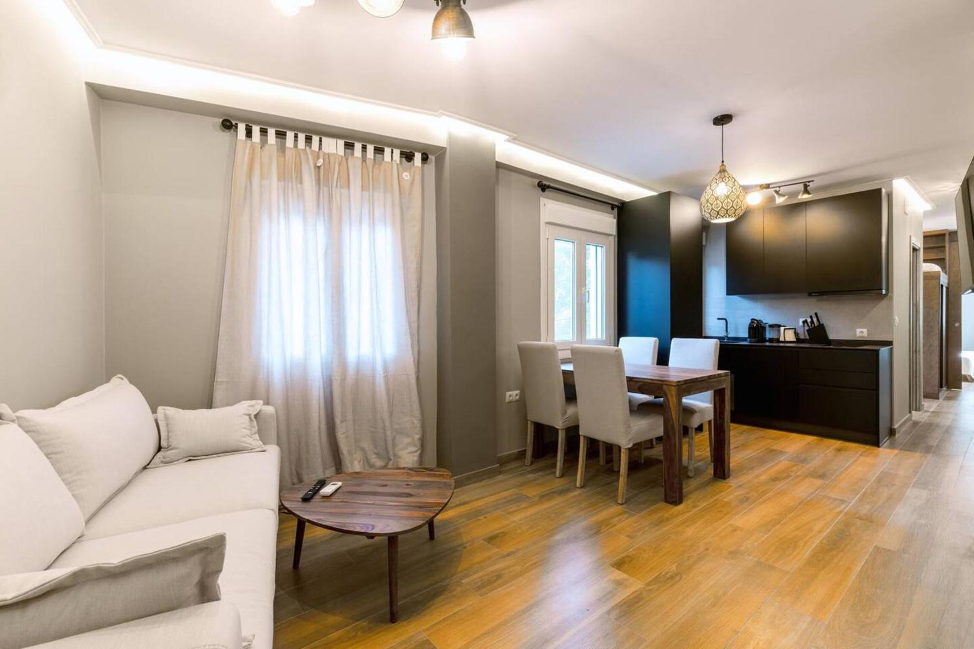 Comfortable In The Heart Of 51 Sqm Air Conditioned Seville