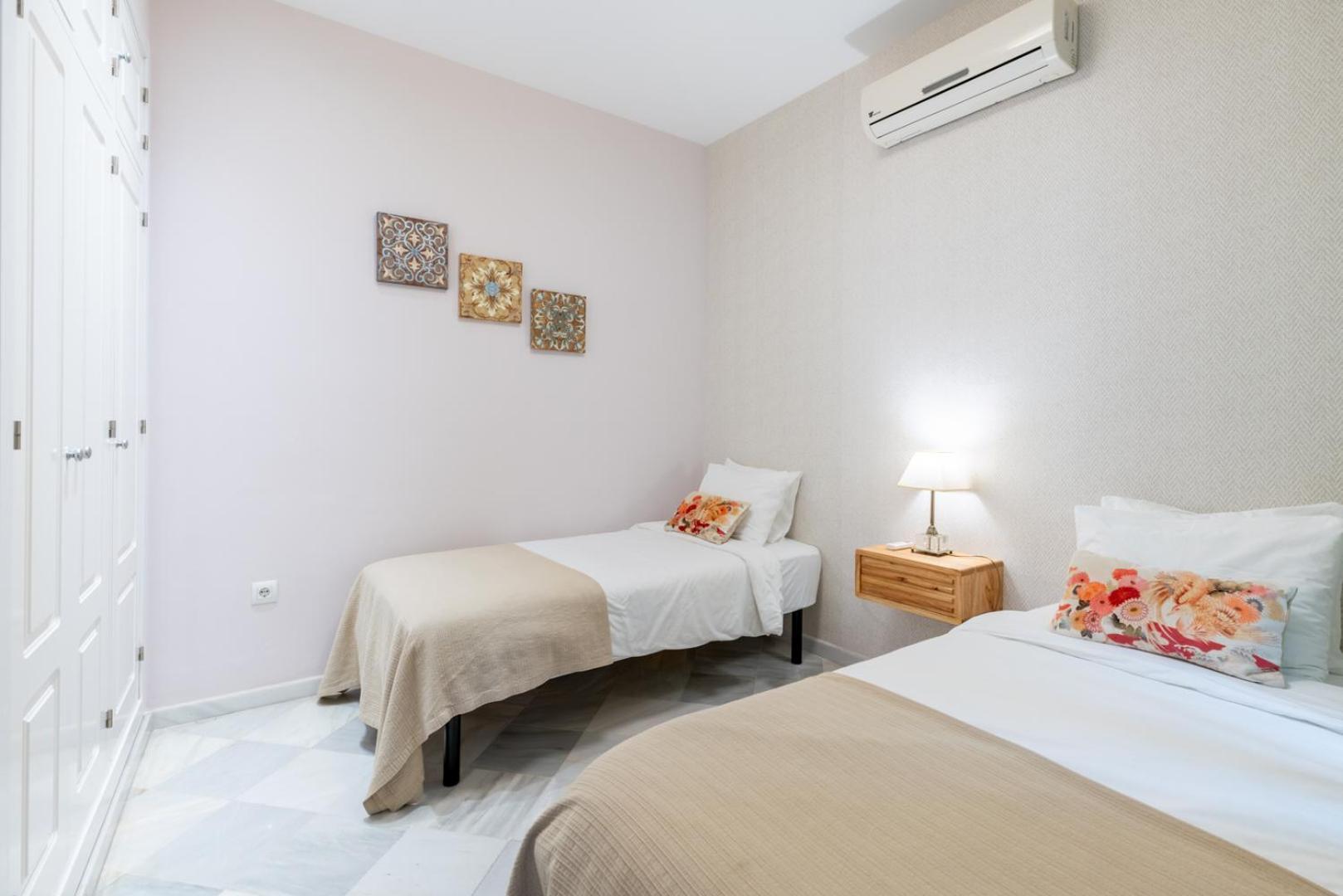 Apartment Atgr Luminoso Atico Con Terraza, Calle Antonia Diaz Seville