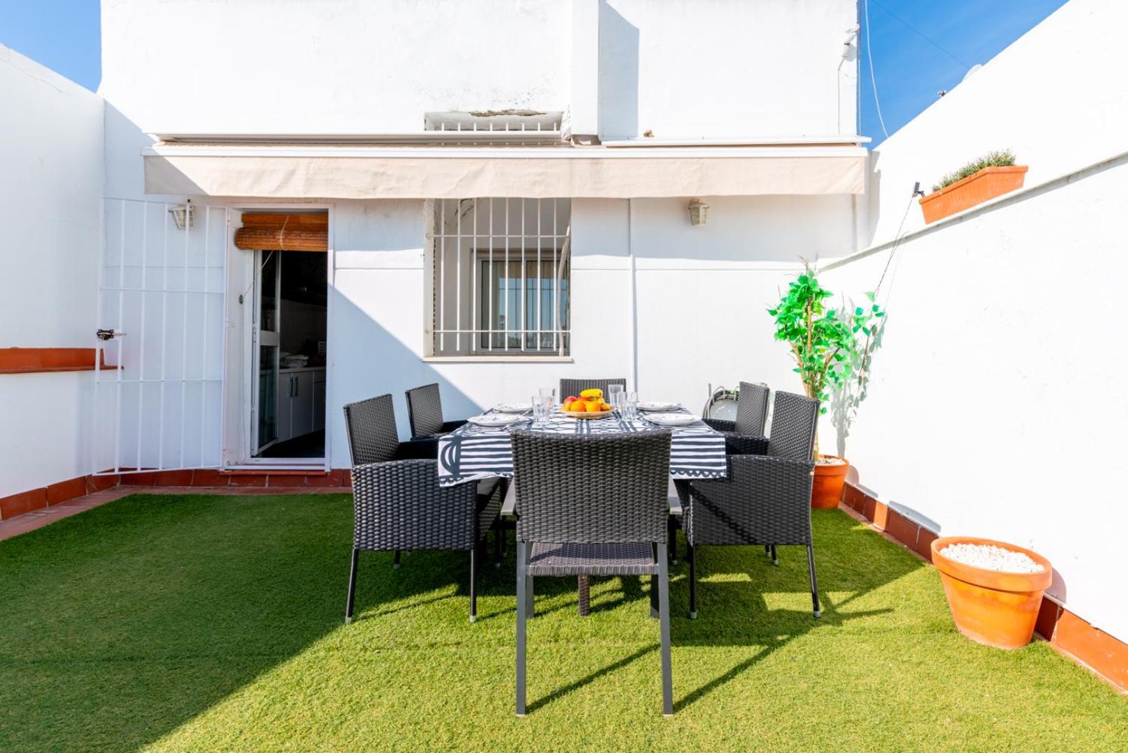 Apartment Atgr Luminoso Atico Con Terraza, Calle Antonia Diaz Seville