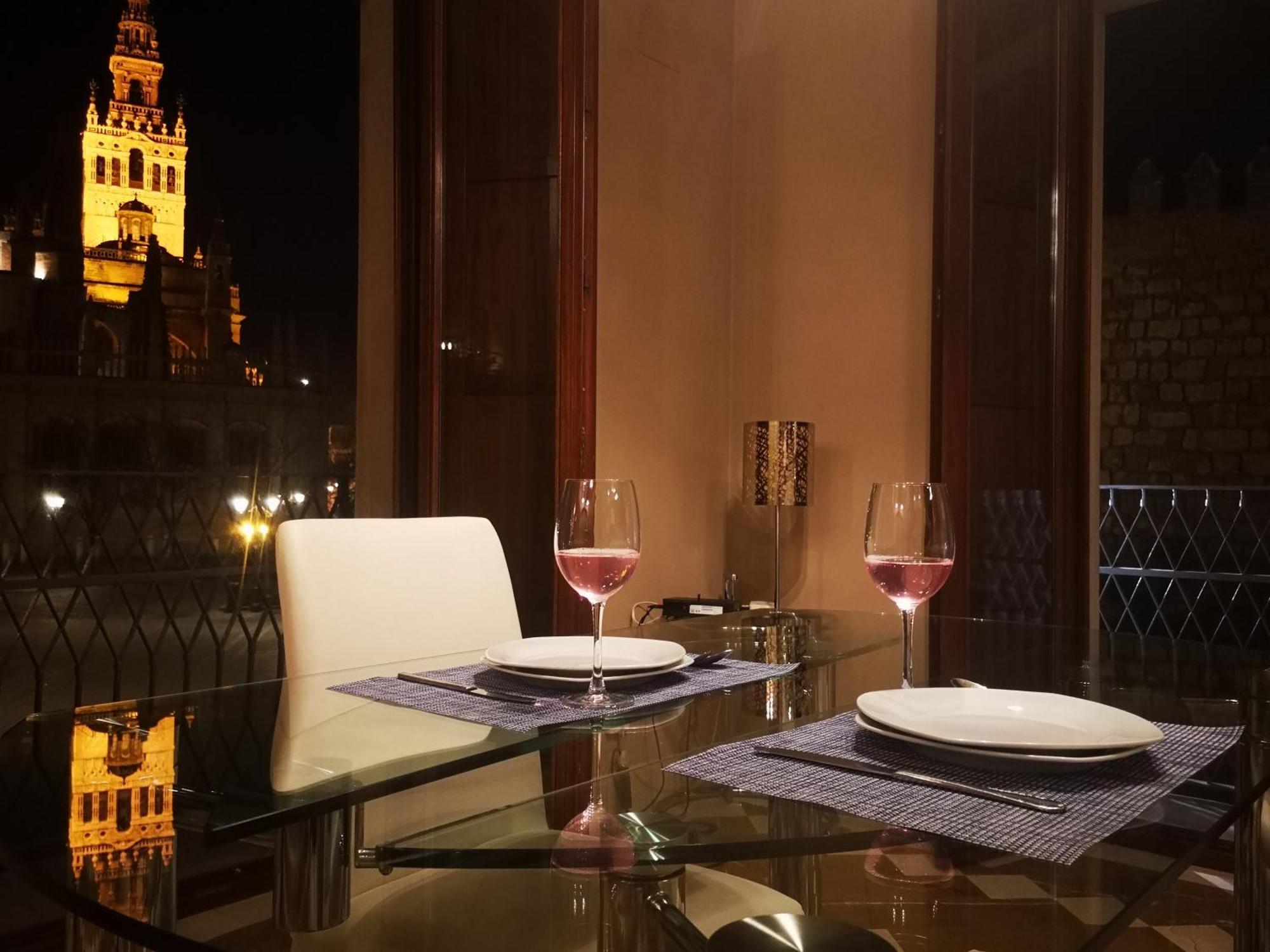 Apartamento Luxury With Views To Alcazar, Cathedral And Giralda. *
