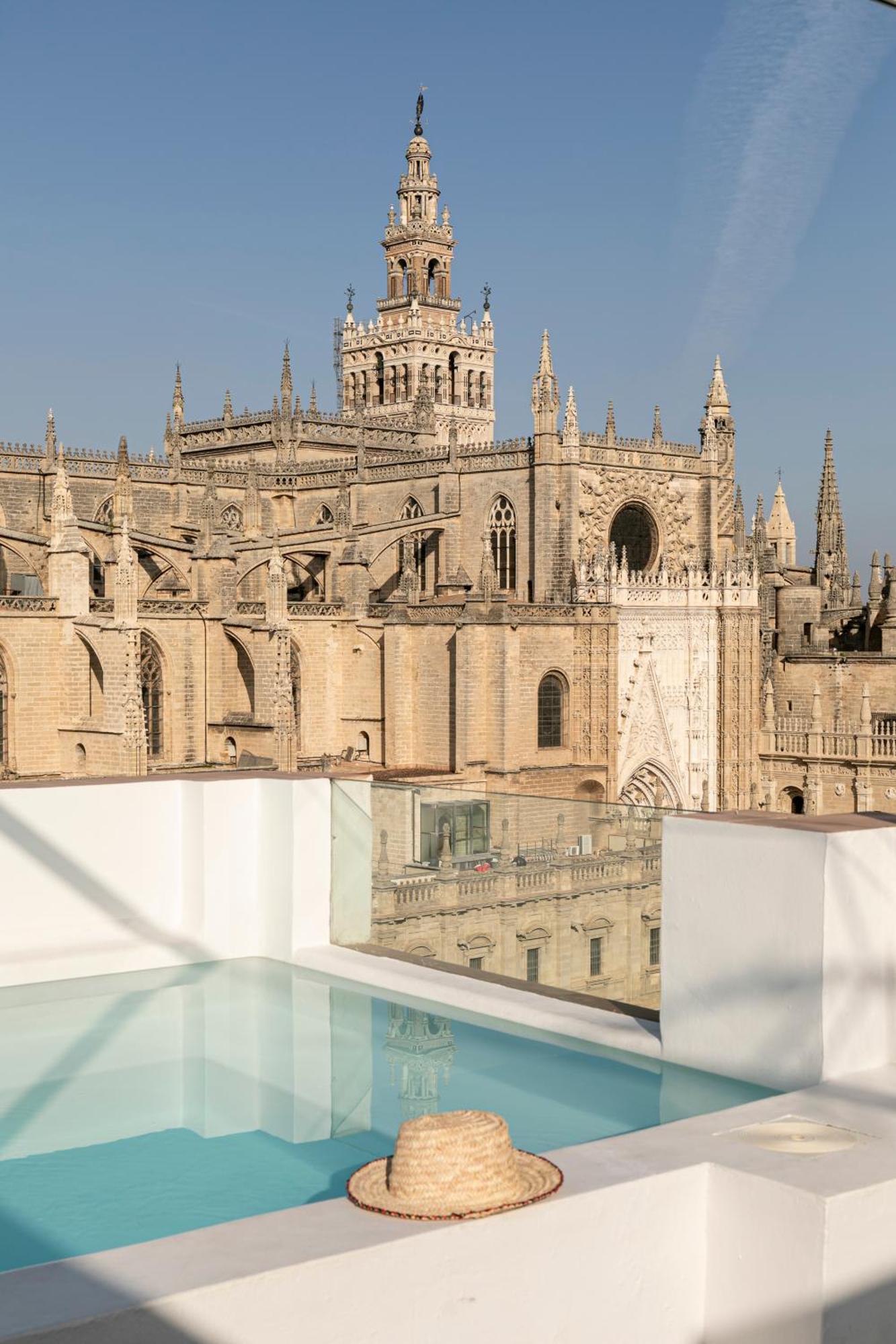 Apartment Isg Modern Atticpool At The Cathedralfree Parking Seville
