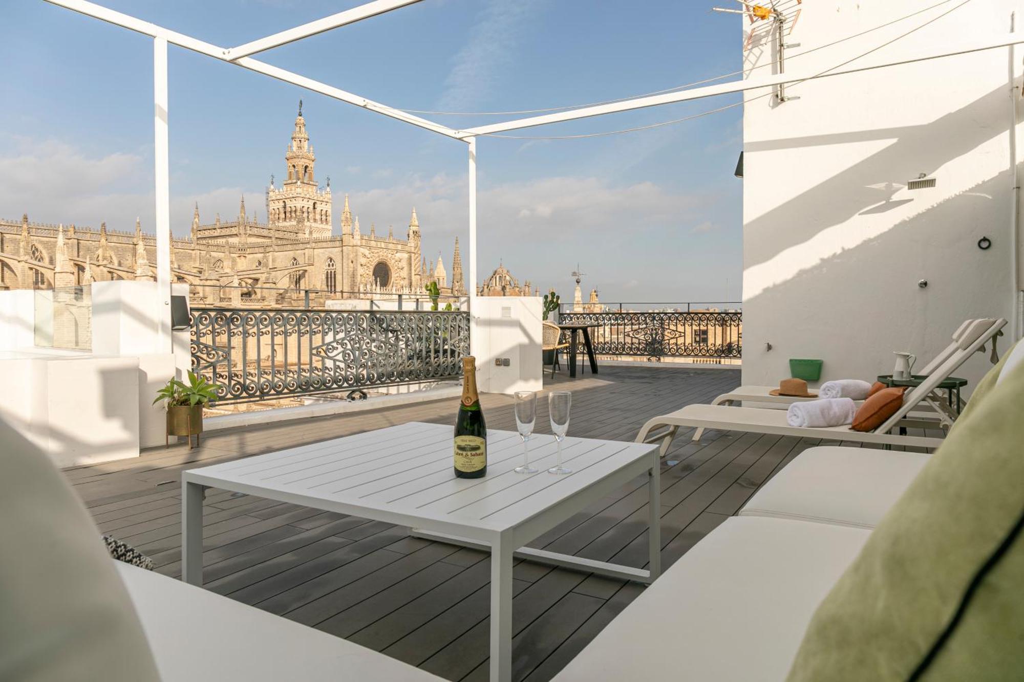 Isg Modern Atticpool At The Cathedralfree Parking Apartment Seville