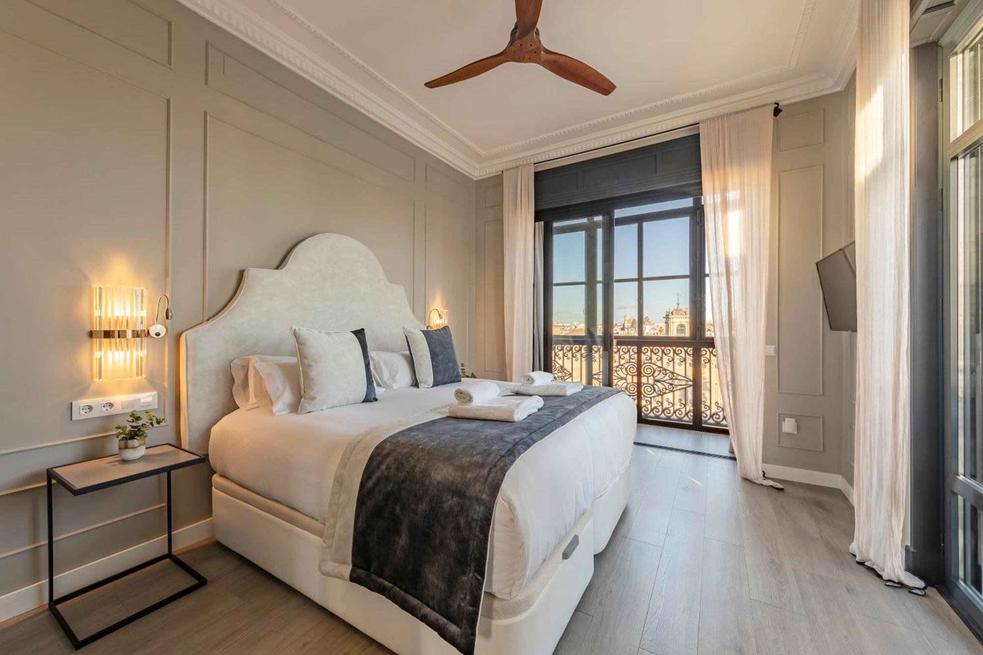 Apartment Isg Modern Atticpool At The Cathedralfree Parking Seville