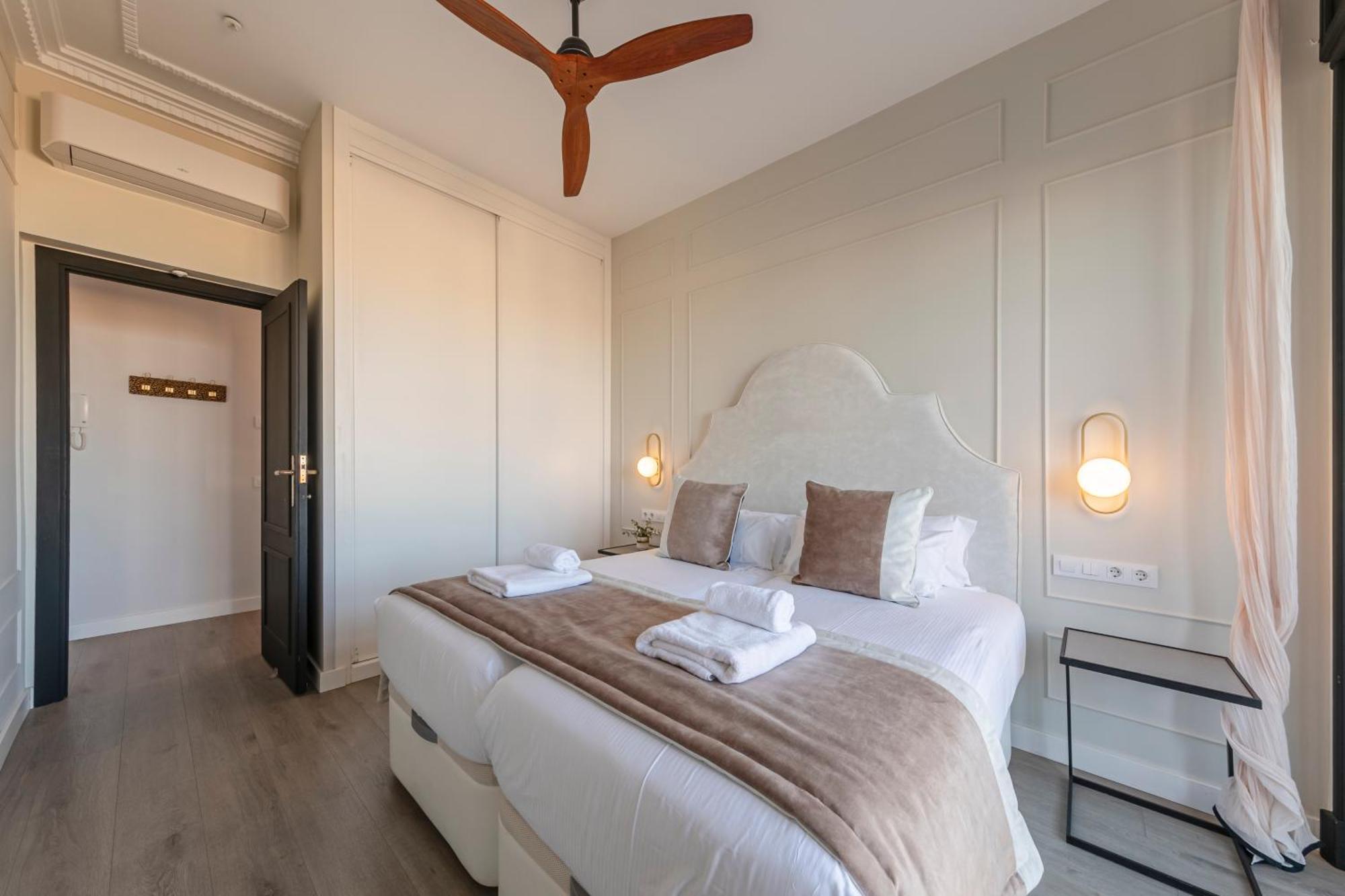 Apartment Isg Modern Atticpool At The Cathedralfree Parking Seville