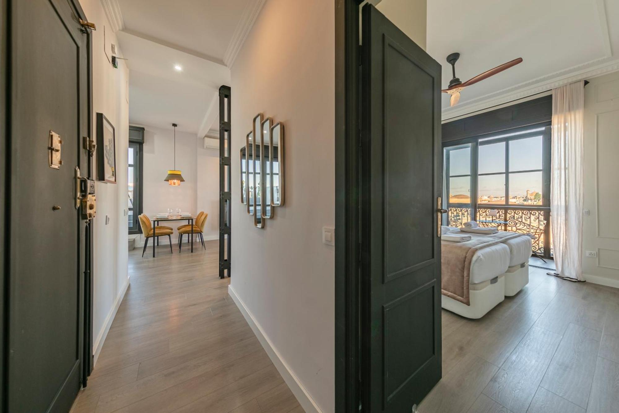 Isg Modern Atticpool At The Cathedralfree Parking Apartment *