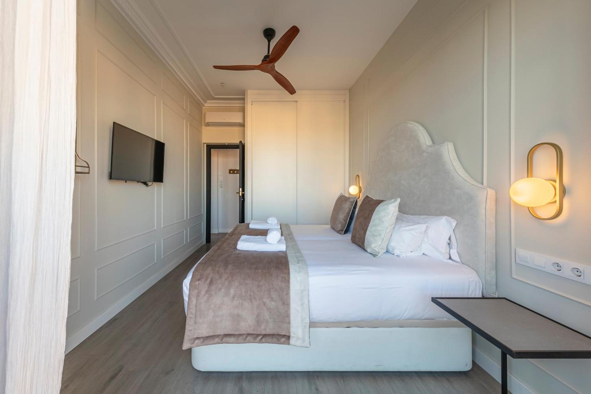Apartment Isg Modern Atticpool At The Cathedralfree Parking Seville
