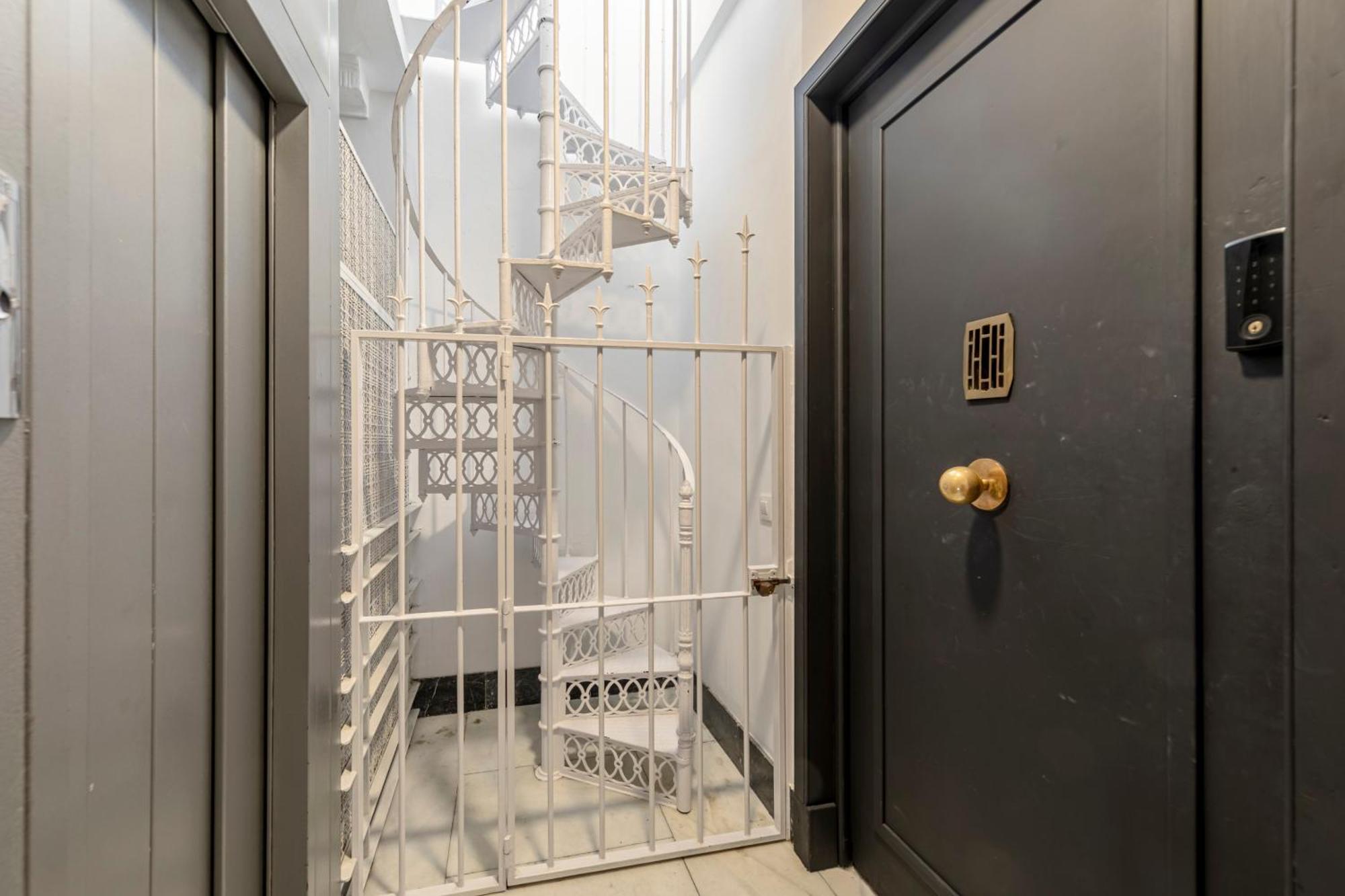 Apartment Isg Modern Atticpool At The Cathedralfree Parking
