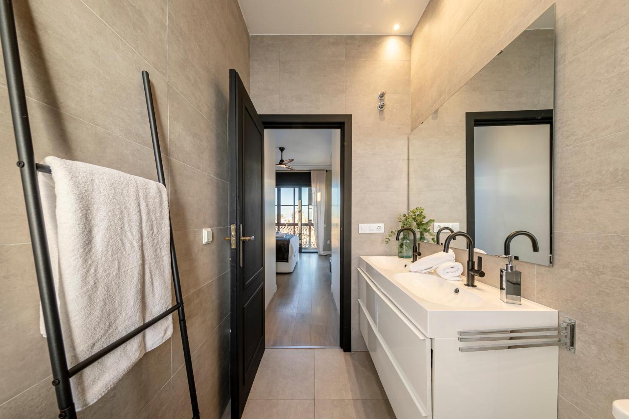Isg Modern Atticpool At The Cathedralfree Parking Apartment *