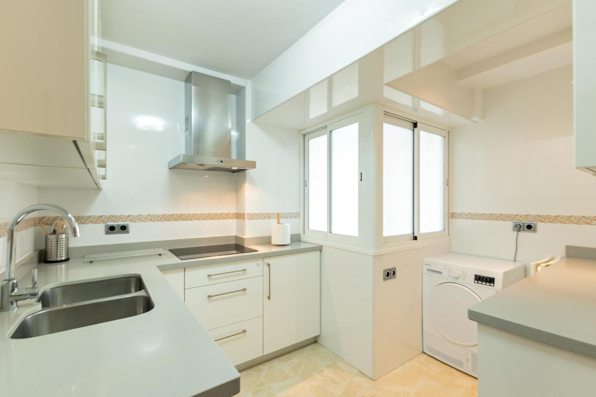 Charming 3 Bedroom At Triana Center By Oui Seville